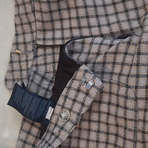 Plaid Mini Skirt with Pockets - Picture 7 of 7